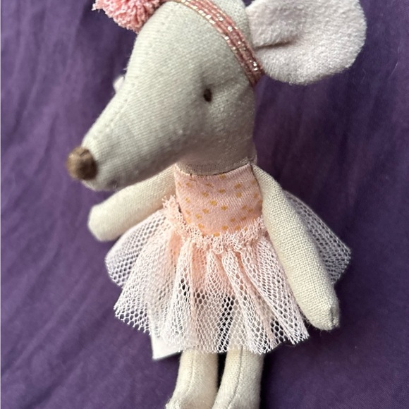 Maileg bundle LITTLE SISTER DANCE MOUSE Rose NWOT no daybed +3 tiny wire hangers - Picture 5 of 11
